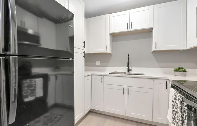 Move-In Incentive! Updated 2/1 Brandon Duplex — Half Off December Rent