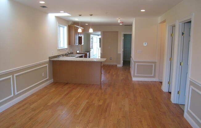 614 MAIN ST