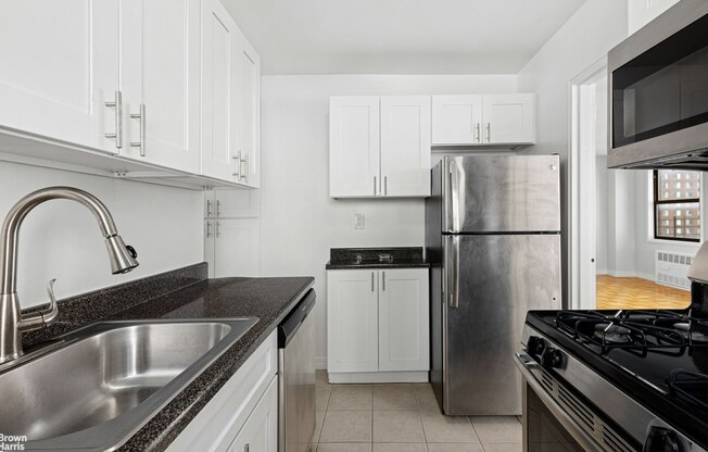 2 beds, 1 bath, $6,000, Unit 9H