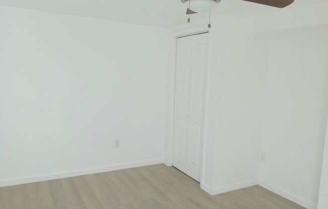 2 beds, 1 bath, $900, Unit UNIT A