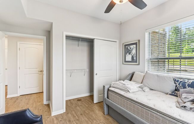 2 beds, 1 bath, 890 sqft, $1,635, Unit 753 - 201