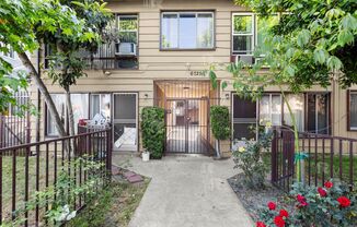 (AN/JI/YO:C) 6725 Laurel Canyon Blvd