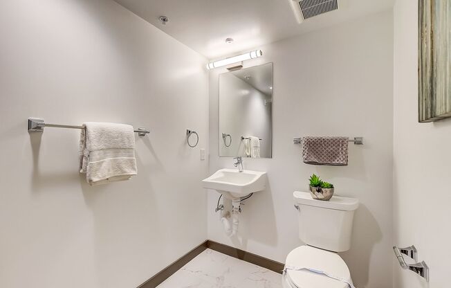 Brand New Building featuring 1 & 2 bedroom Flats & Townhomes!