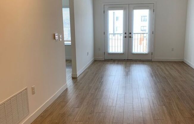 1 bed, 1 bath, 665 sqft, $1,100, Unit 104