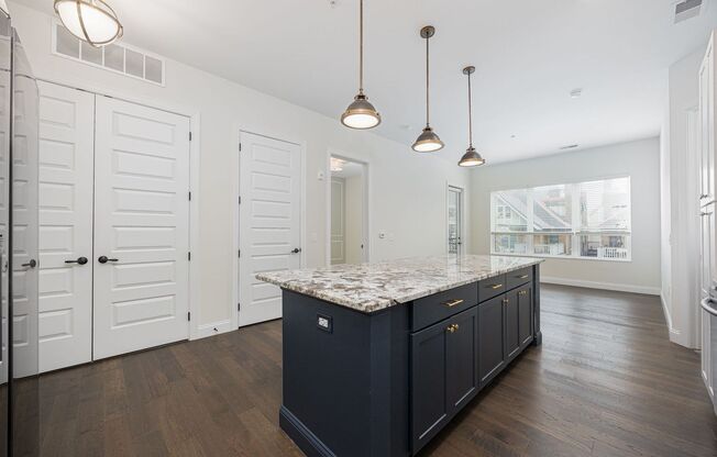 2 beds, 2 baths, 1,017 sqft, $1,880, Unit 526