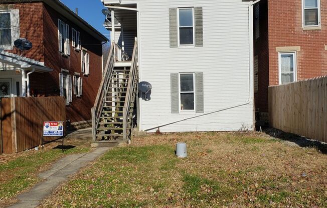 1 bed, 1 bath, $800, Unit Apt. 1