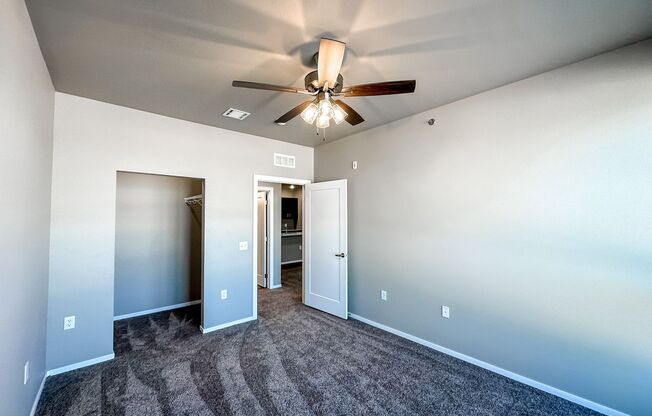 2 beds, 1 bath, 1,070 sqft, $1,445, Unit Bldg 4 Apt 4216