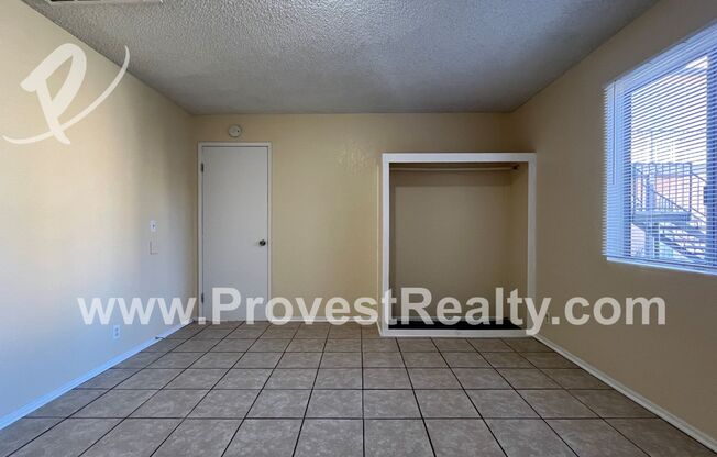 2 beds, 1 bath, $1,300, Unit Unit 10