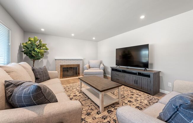 Spacious 3 BD / 2 BA Home with Beautifully Remodeled Interior!