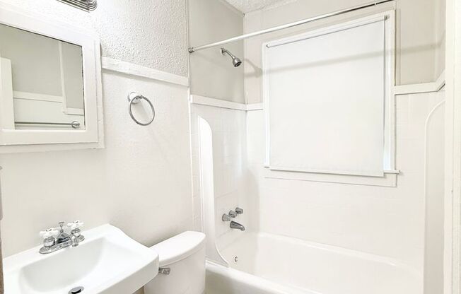 Studio, 1 bath, $895, Unit B2619