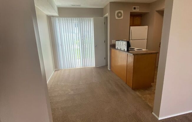 2 beds, 1 bath, 869 sqft, $1,139, Unit 12746T