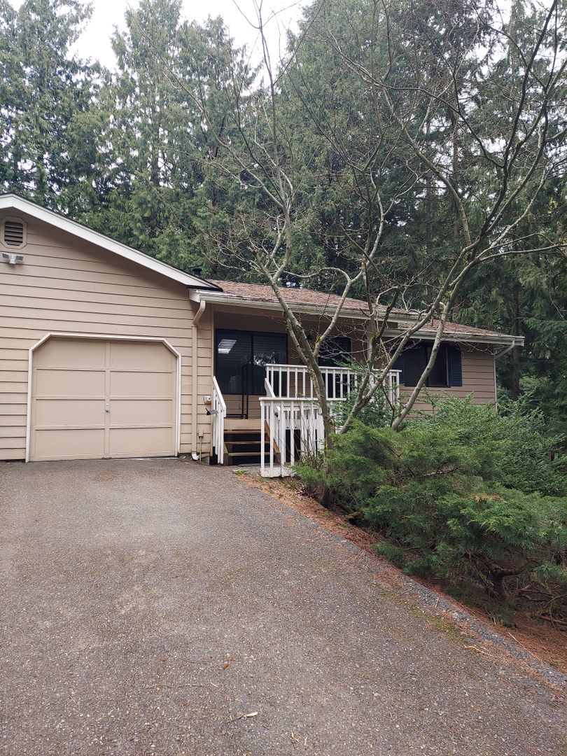 50 -54 NW Lopez Lane