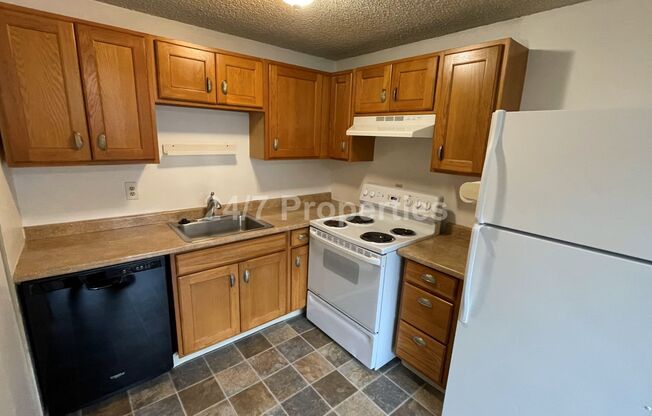 2 beds, 1 bath, 900 sqft, $1,495, Unit 16346 Unit 1