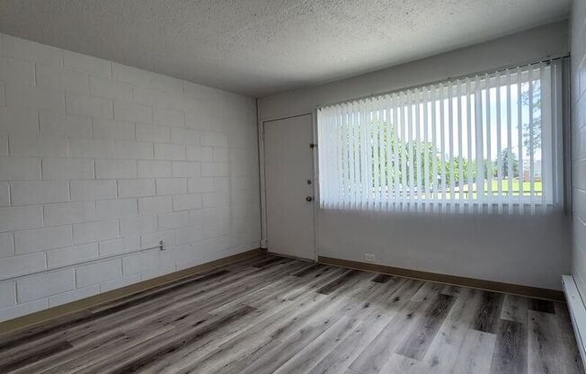 4555 SW ERICKSON AVE