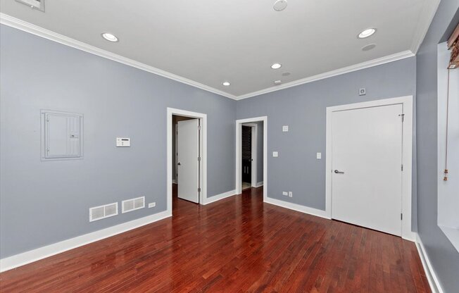 2052 N CAMPBELL