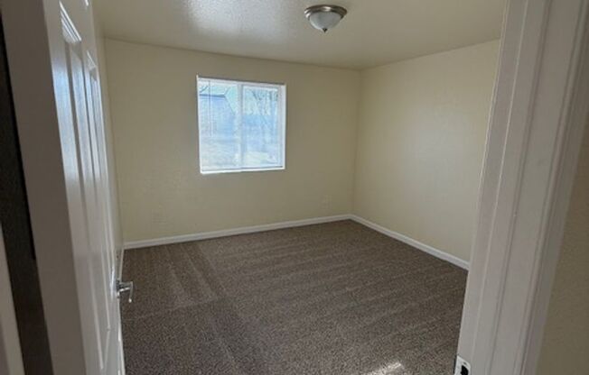 2 beds, 2 baths, 1,100 sqft, $1,525, Unit 183-114