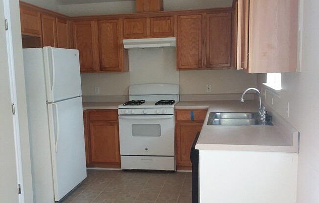 3 beds, 2.5 baths, $2,095