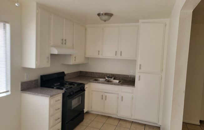 2 beds, 1 bath, $1,650, Unit 1