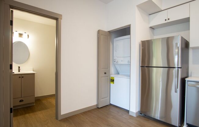 1 bed, 1 bath, 620 sqft, $1,475, Unit 211