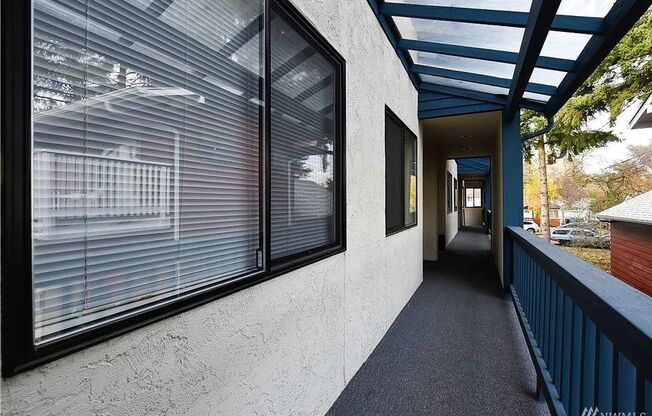 Beautiful Townhouse-style Apartment in Shoreline