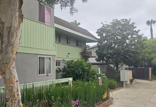 1 bed, 1 bath, 400 sqft, $1,725, Unit 12