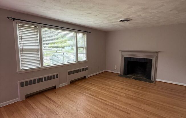 Welcome to 167 Somerset, West Hartford.