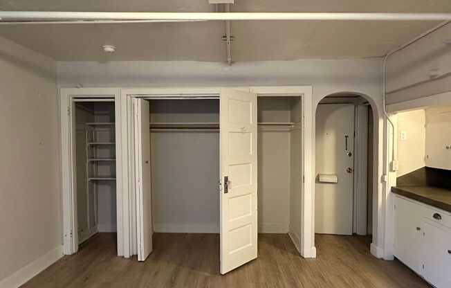 Studio, 1 bath, 320 sqft, $850, Unit C