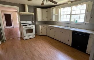 4 beds, 2 baths, $995