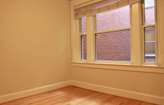 3 beds, 2 baths, $5,250, Unit 205