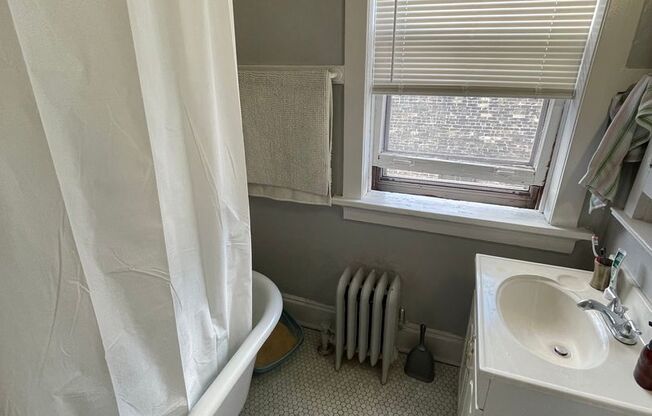 1 bed, 1 bath, $995, Unit 45