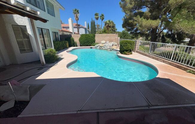 2,985 Sq. Ft Five Room House with a view in Lake Sahara, with Pool/Alarm/Landscaping/Hoa included!