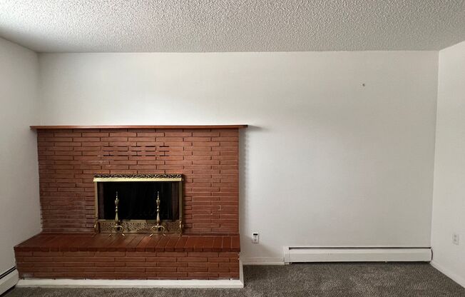 208 E Saint Joseph St