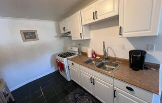 1 bed, 1 bath, $1,850, Unit 10945 #A Campbell Ave.