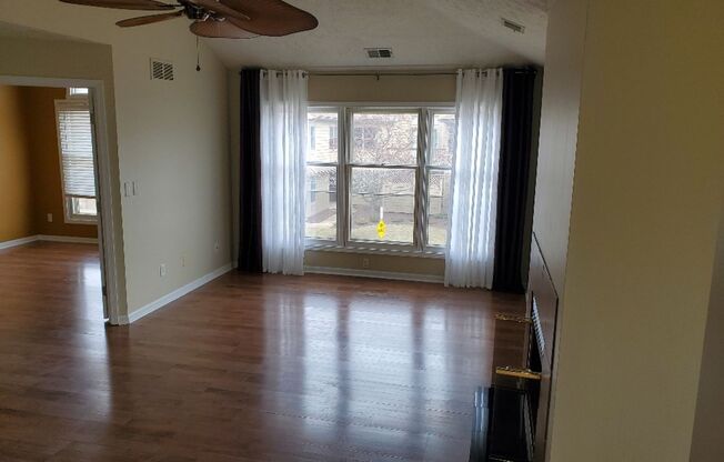 Gorgeous Ann Arbor 2 Bedroom Condominium With Attached Garage