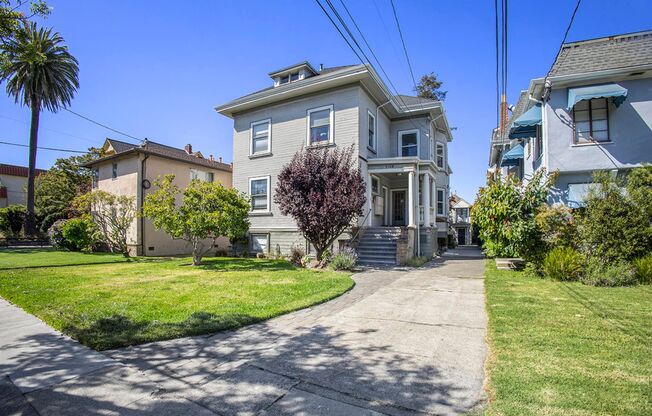 2149 Santa Clara Ave