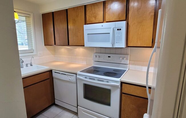 Spacious & Modern Townhouse