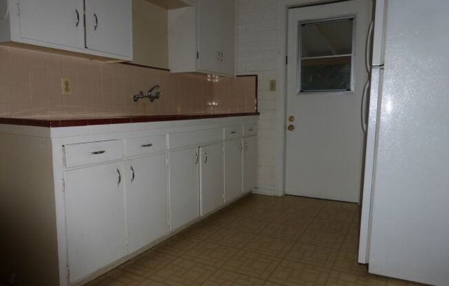 **Bright & Connected 1-Bed in Central Tempe**