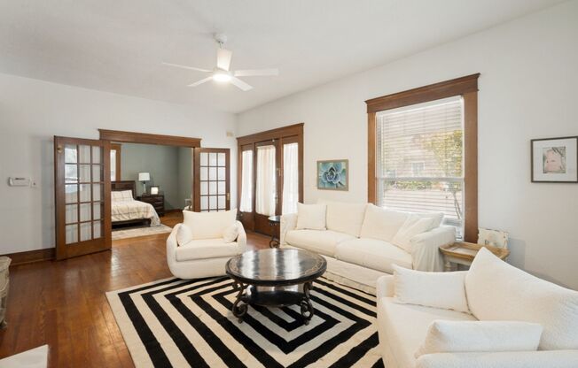 415 W Franklin