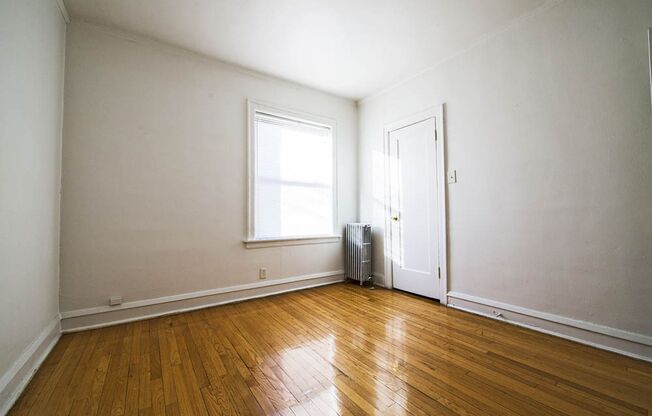 1717 W 77th