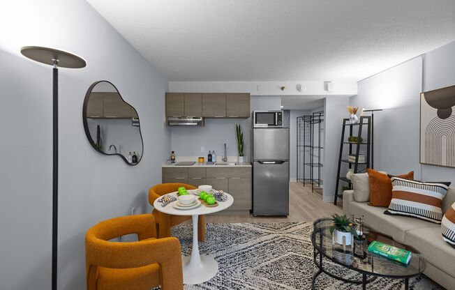 1 bed, 1 bath, 700 sqft, $1,595, Unit 411