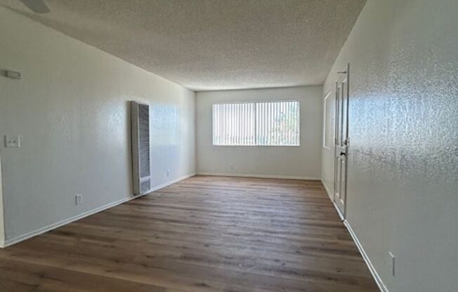 2 beds, 1 bath, $2,095