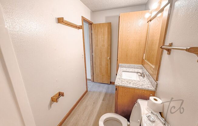 1 bed, 1 bath, $825, Unit #7