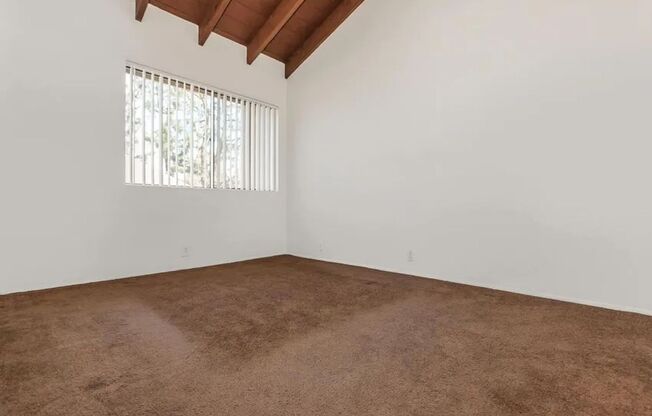 2 beds, 1 bath, 820 sqft, $1,200, Unit 2-70