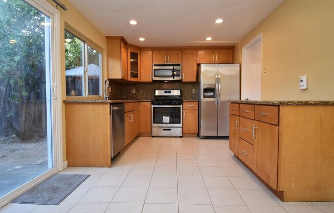 $3,150 / 3BR GORGEOUS REMODELED NORTH SAN JOSE TOWNHOUSE