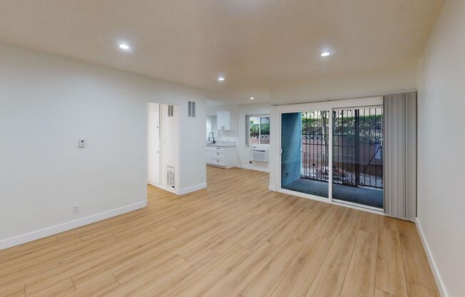 12159 Magnolia