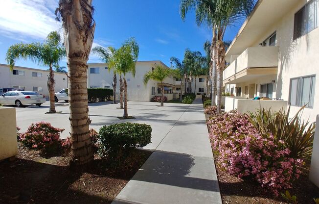 2 beds, 2 baths, 925 sqft, $2,450, Unit 29
