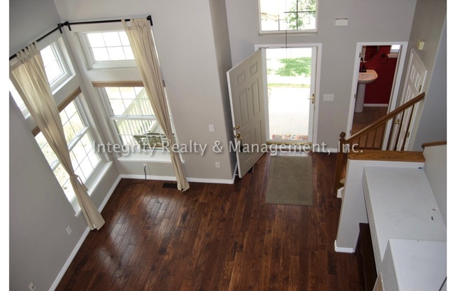 3 Bed/ 2.5 Bath, 1409 Sq Ft, 9674 Burberry Way