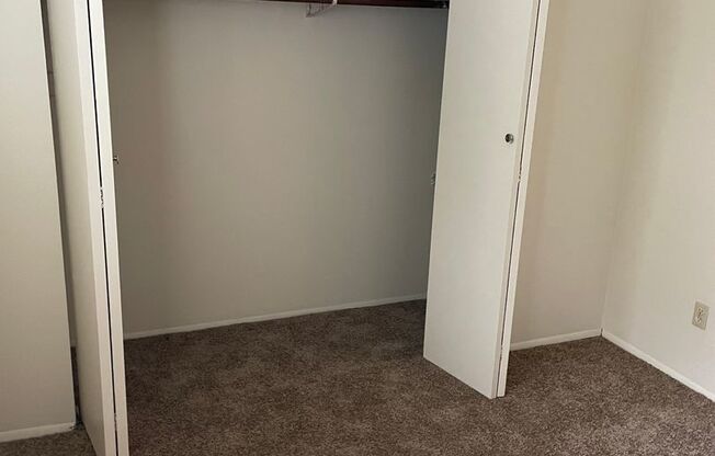 1 bed, 1 bath, 700 sqft, $1,050