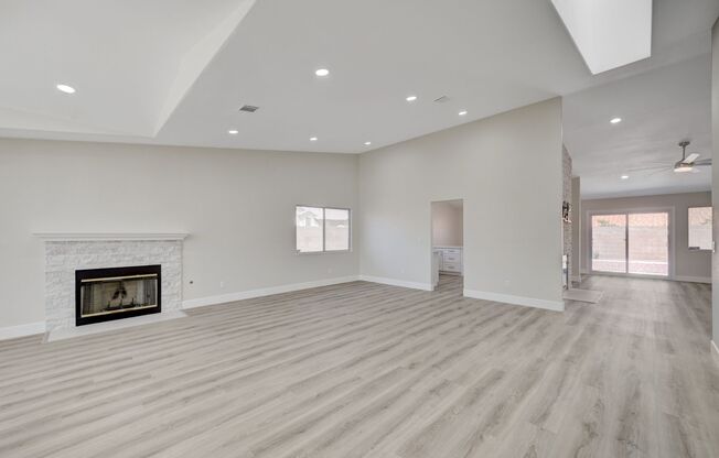 Remodeled Single Story, 4 Bedroom Home in Desert Shores