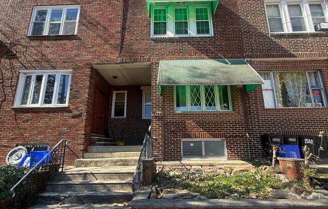 3 bedroom, 1.5 baths house with washer and dryer
